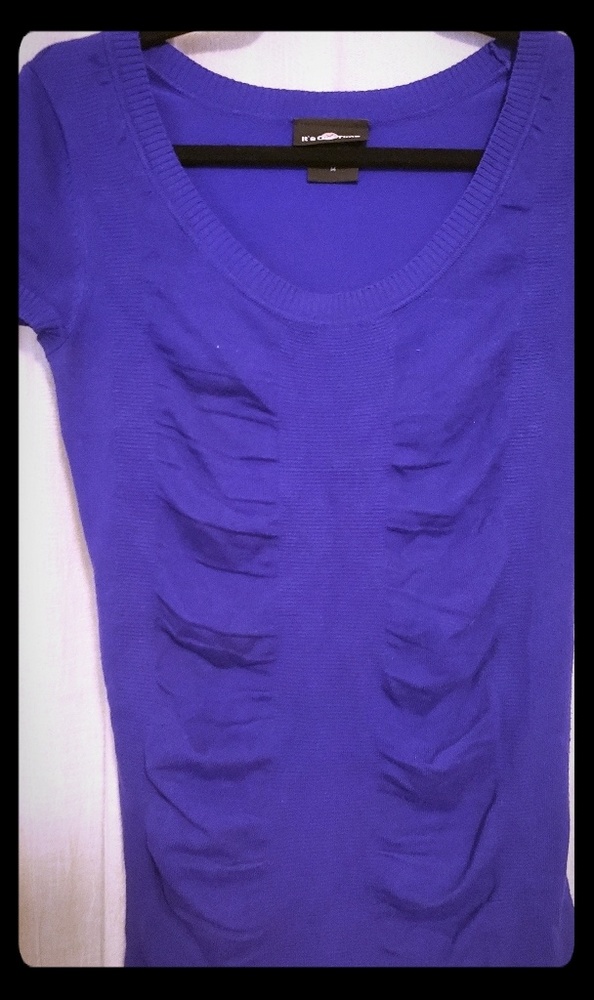 Purple fitted V-neck top